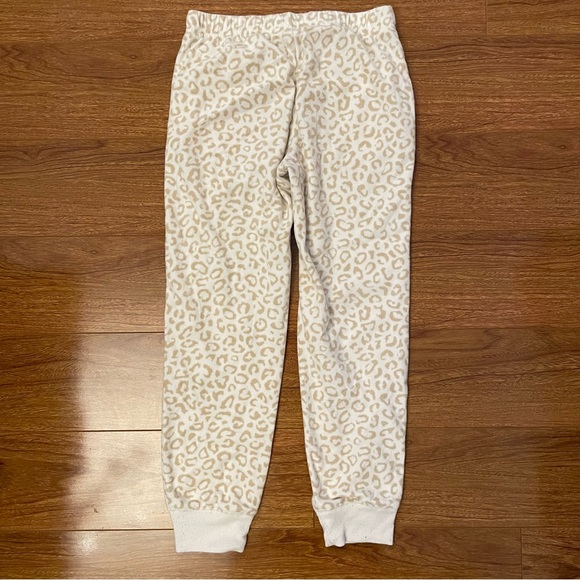 4/$13 Old Navy Girls Snow Leopard Fleece-Like Pajama Joggers - Medium (8) - Picture 3 of 5